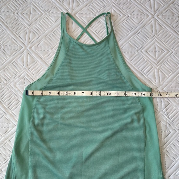 Lululemon Run Off Route Tank Top Size 4 Heathered Washed Marsh - Picture 5 of 10